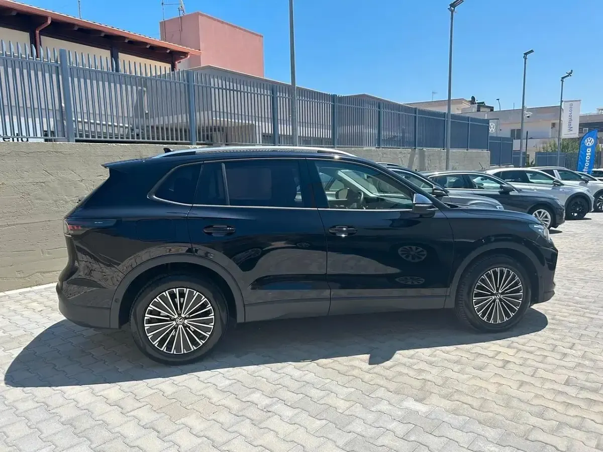 Usata VW Tiguan Edition 150 CV (110 kW) 2024 Nero SUV