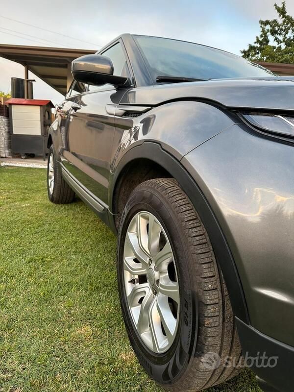 Usata Land Rover Range Rover evoque 160 CV (117 kW) 2018 Grigio SUV