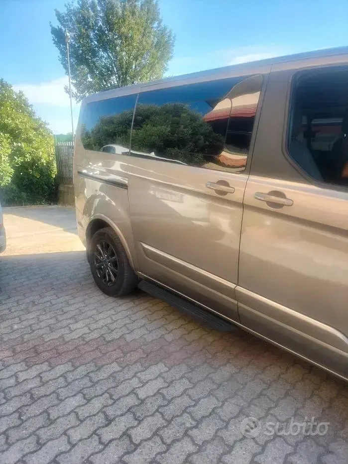 Usata Ford Tourneo 131 CV (96 kW) 2019 Monovolume