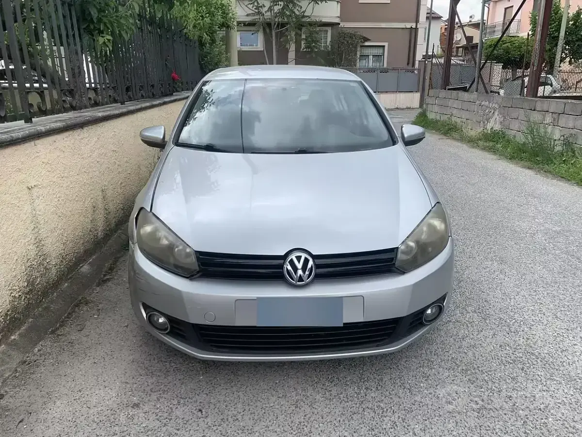 Usata VW Golf VI 105 CV (77 kW) 2010 Grigio Utilitaria