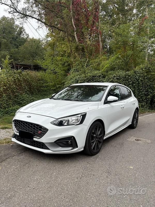 Usata Ford Focus ST 280 CV (205 kW) 2020 Bianco Utilitaria