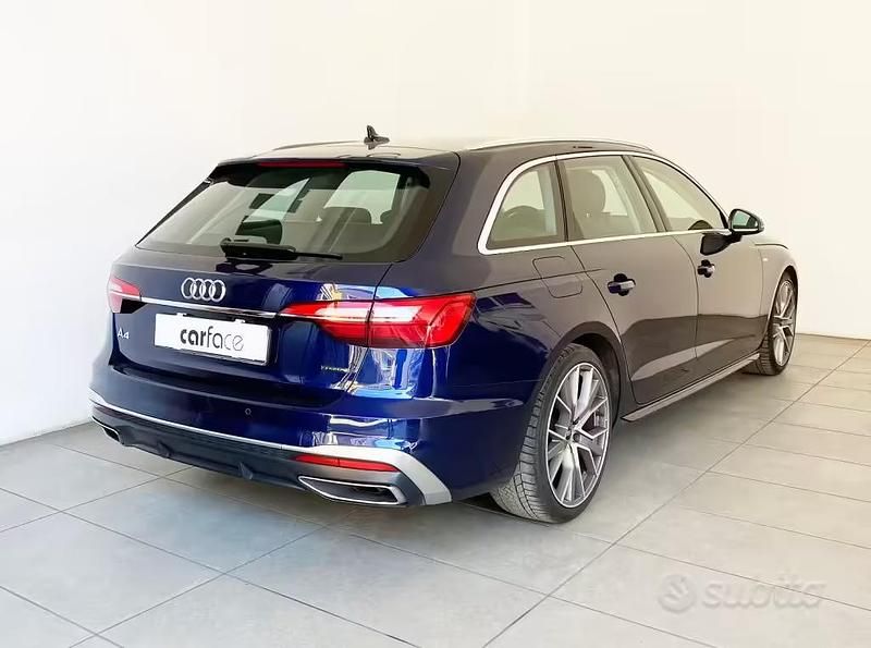 Usata Audi A4 S-Line 204 CV (150 kW) 2022 Blu metallizzato Station wagon