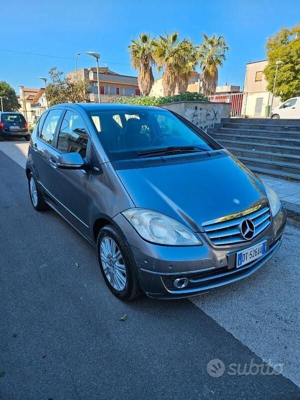 Usata 2009 Mercedes A180 Due volumi | 3200 € (Ottimo prezzo) - Immagine 1/4