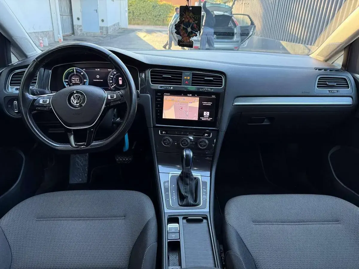 Usata VW e-Golf 100 kW (136 CV) 2018 Bianco Utilitaria