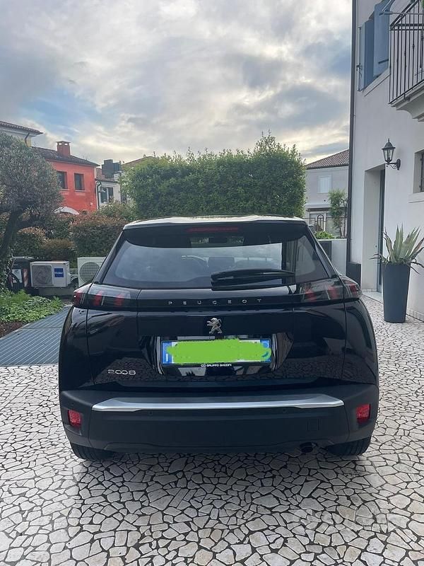 Usata Peugeot 2008 101 CV (74 kW) 2023 Nero SUV