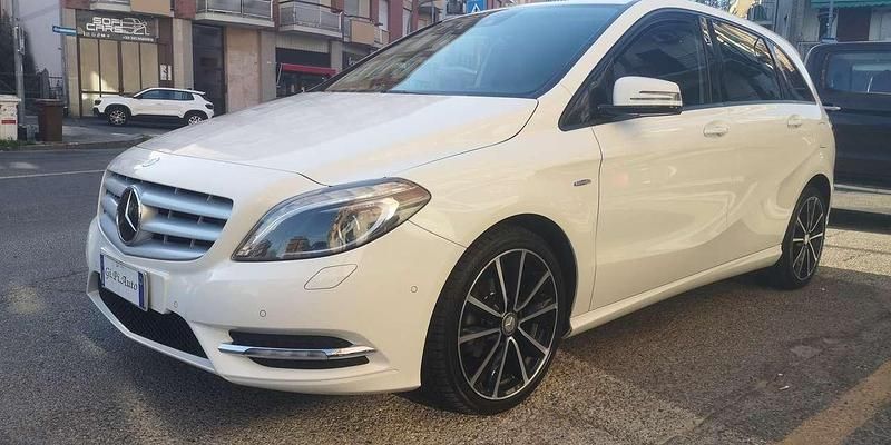 Usata Mercedes B180 Executive 109 CV (80 kW) 2012 Bianco Monovolume