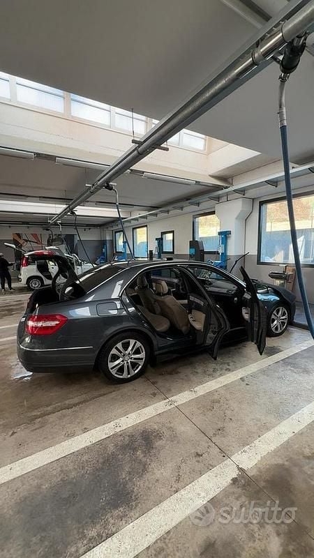 Usata Mercedes E350 Avantgarde 265 CV (194 kW) 2011 Grigio Berlina