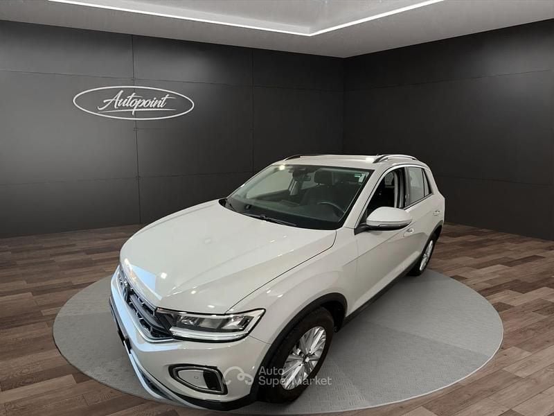 Usata VW T-Roc Life 110 CV (80 kW) 2022 Grigio SUV