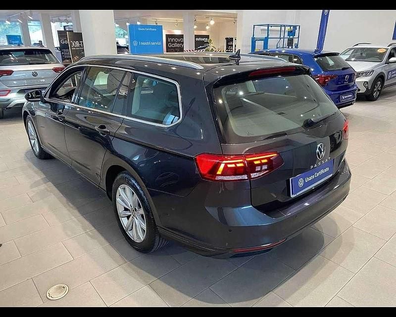 Usata VW Passat Business 150 CV (110 kW) 2023 Grigio Station wagon