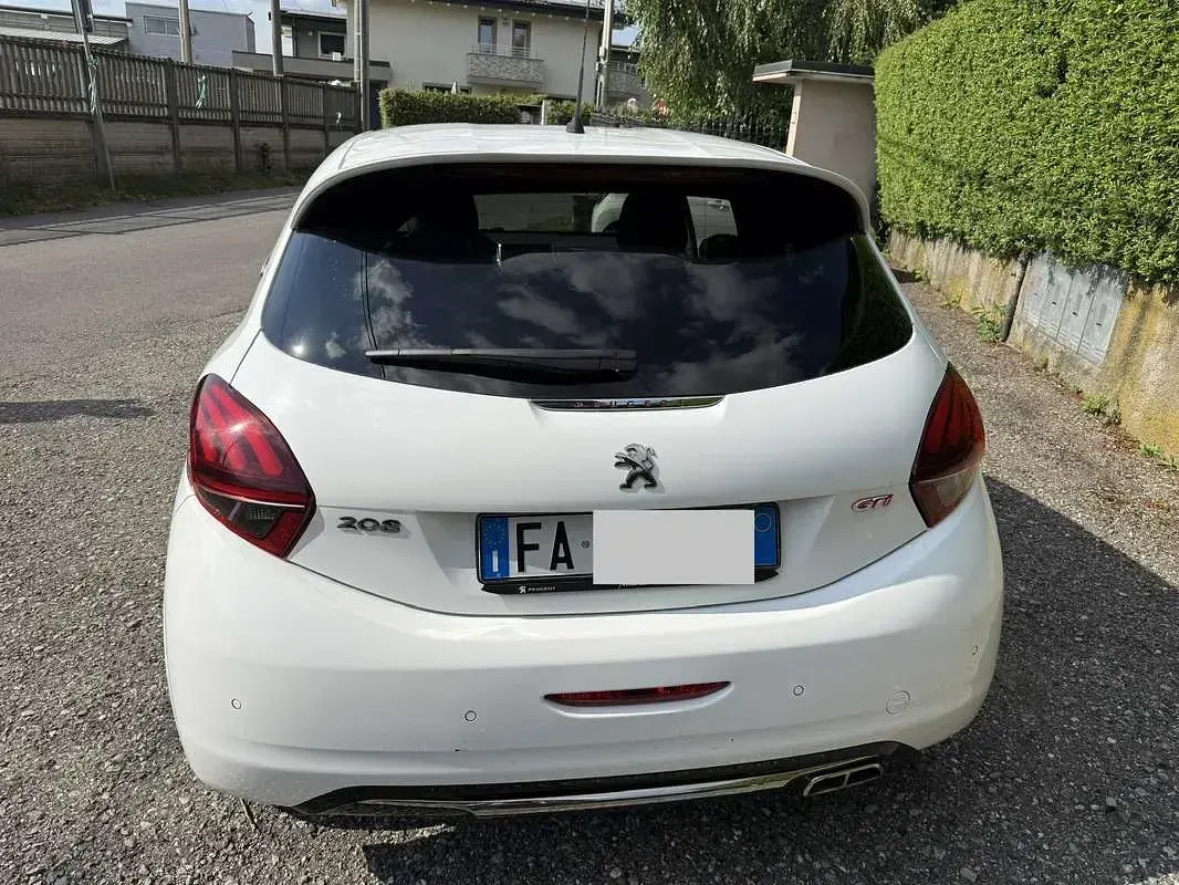 Usata Peugeot 208 GTi 208 CV (152 kW) 2015 Utilitaria