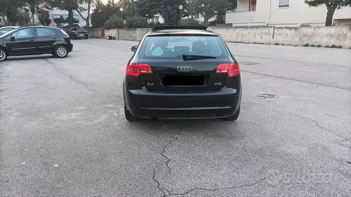Usata Audi A3 Sportback Young 105 CV (77 kW) 2012 Nero Utilitaria