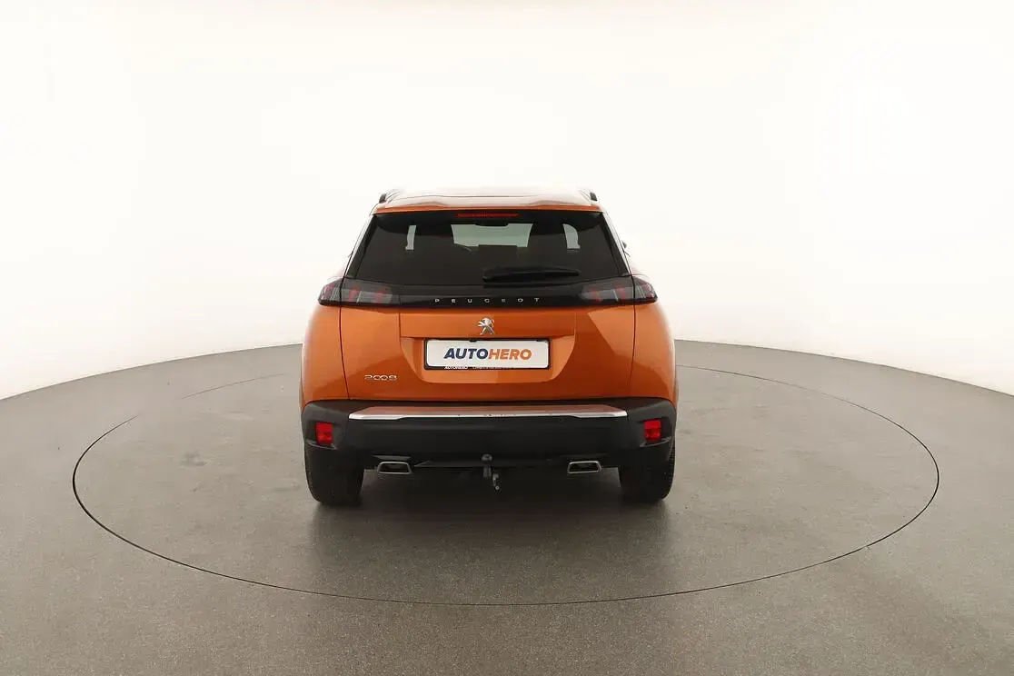 Usata Peugeot 2008 Allure 131 CV (96 kW) 2023 Arancio SUV