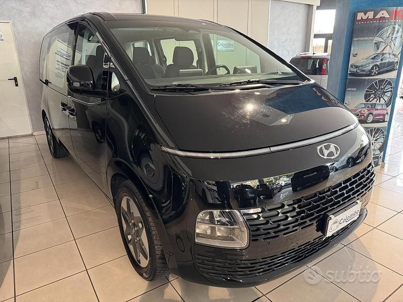 Usata Hyundai Staria 177 CV (130 kW) 2023 Nero Monovolume