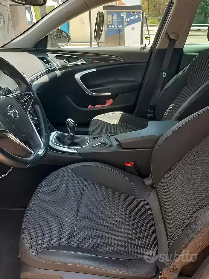 Usata Opel Insignia Sport 140 CV (102 kW) 2013 Grigio Station wagon