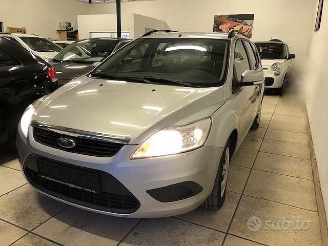 Usata Ford Focus 101 CV (74 kW) 2010 Grigio Station wagon