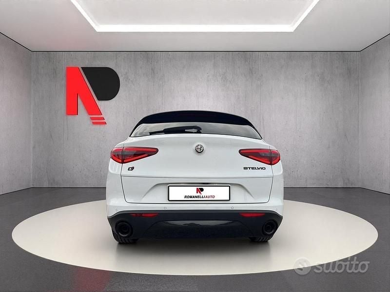 Usata Alfa Romeo Stelvio Sprint 190 CV (139 kW) 2021 Bianco SUV