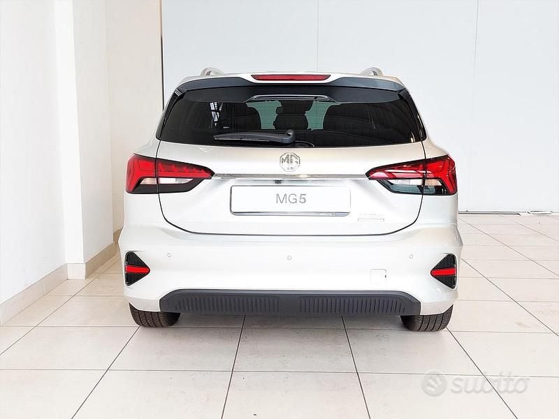 Usata MG MG5 EV Luxury 114 kW (156 CV) 2022 Grigio Station wagon