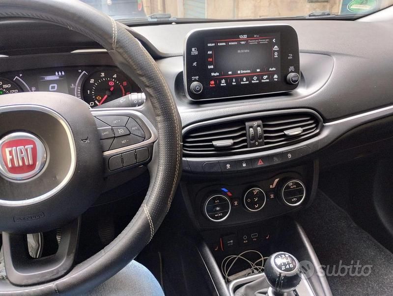 Usata Fiat Tipo 84 CV (61 kW) 2017 Grigio Berlina