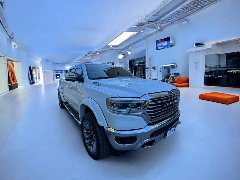 Total white Usata 2024 Dodge Ram Limited Pick-up | 74.995 € (Molto cara) - Immagine 1/4