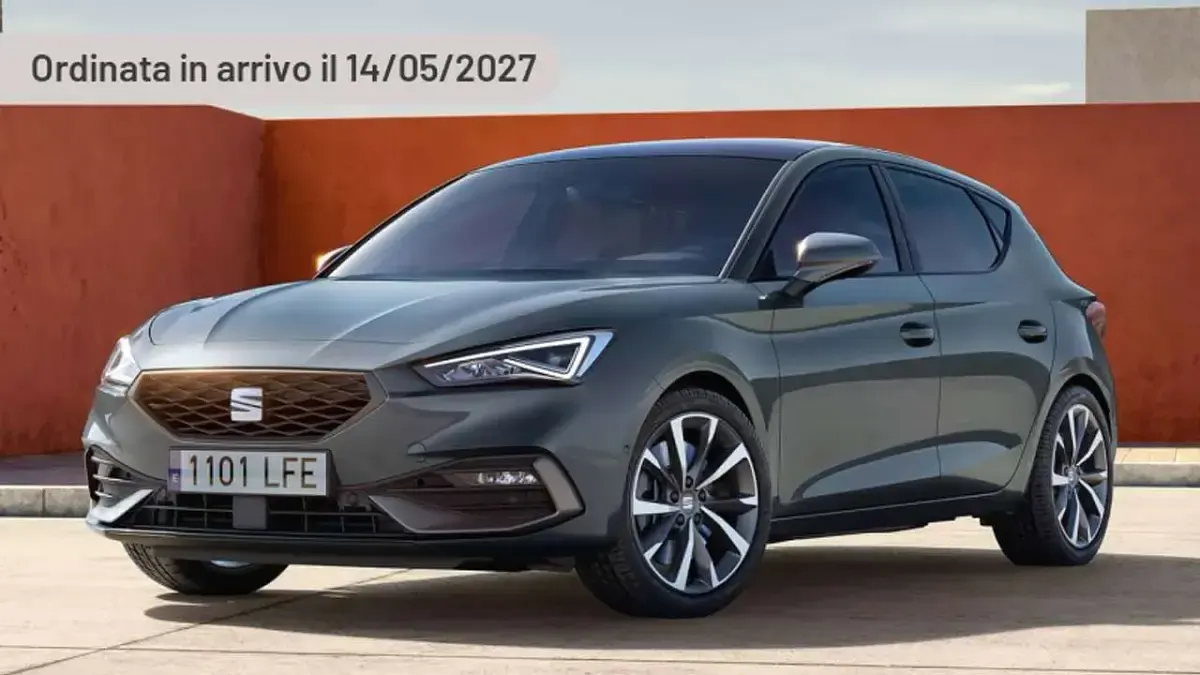 Begagnad Seat Leon Style 150 HK (110 kW) 2024 Silver Sedan