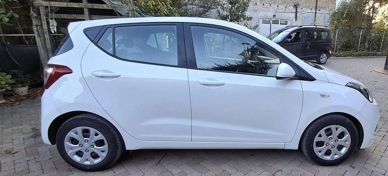 Usata Hyundai i10 Comfort 69 CV (50 kW) 2014 Bianco Utilitaria