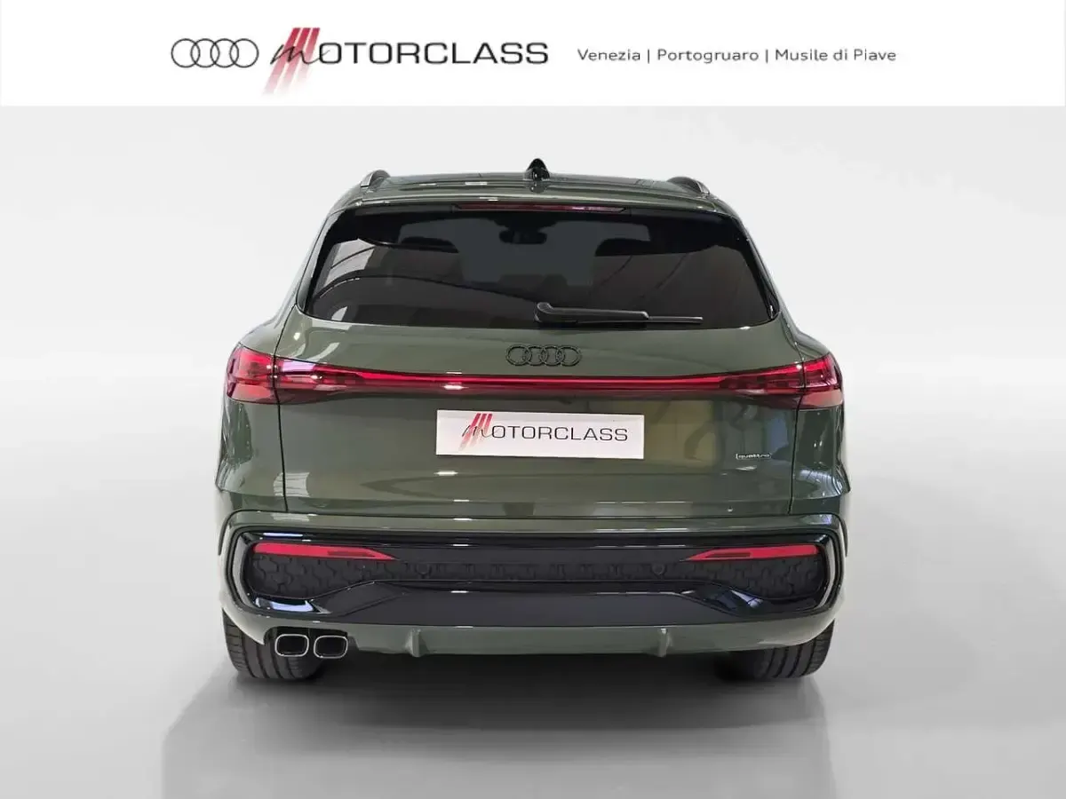 Nuova Audi Q5 S-Line 204 CV (150 kW) 2026 Verde distretto metallizzato SUV