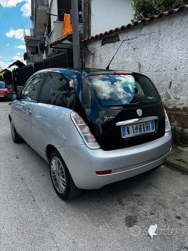 Usata Lancia Ypsilon 60 CV (44 kW) 2007 Grigio Utilitaria