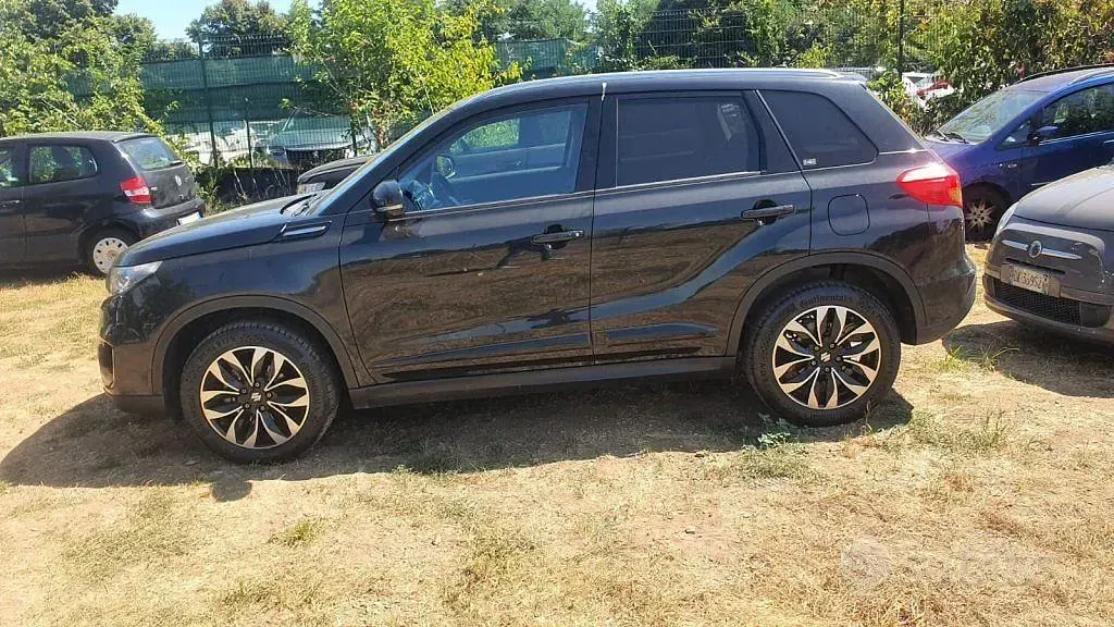 Usata Suzuki Vitara 120 CV (88 kW) 2015 Nero cinema metallizzato SUV
