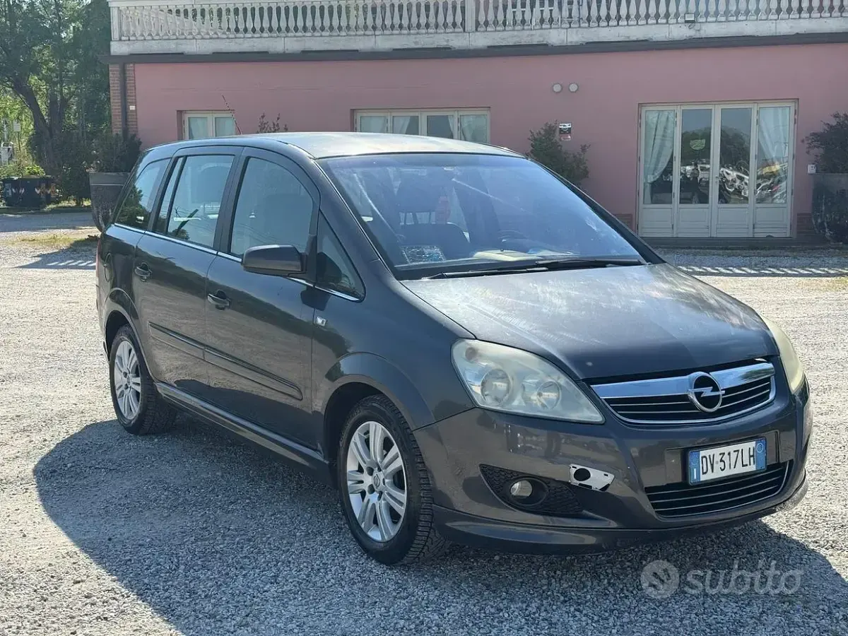 Usata Opel Zafira Cosmo 94 CV (69 kW) 2009 Monovolume