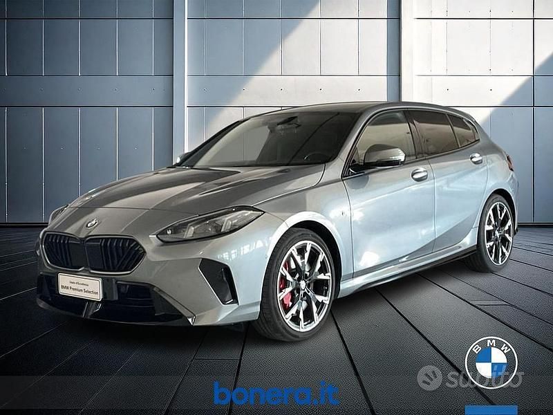 Grigio Usata 2025 BMW 118 M Sport Due volumi | 34.900 € (Buon prezzo) - Immagine 1/3