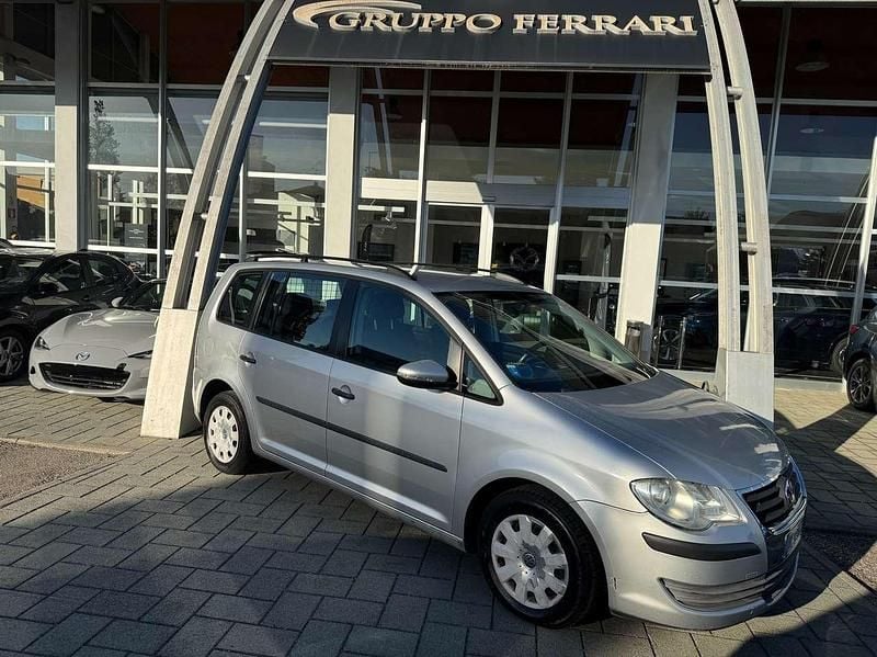 Grigio Usata 2009 VW Touran Trendline Monovolume | 4400 € (Buon prezzo) - Immagine 1/4