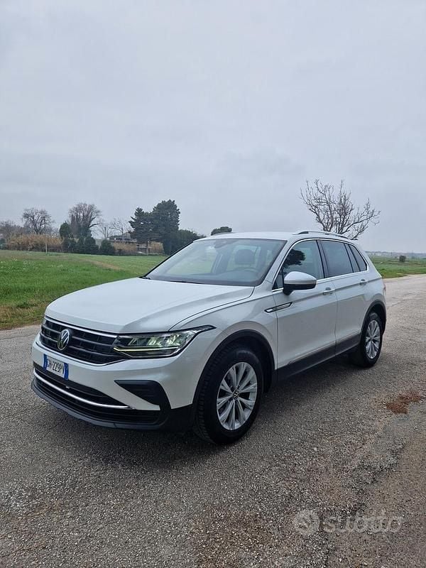 Usata VW Tiguan Life 150 CV (110 kW) 2021 Bianco SUV