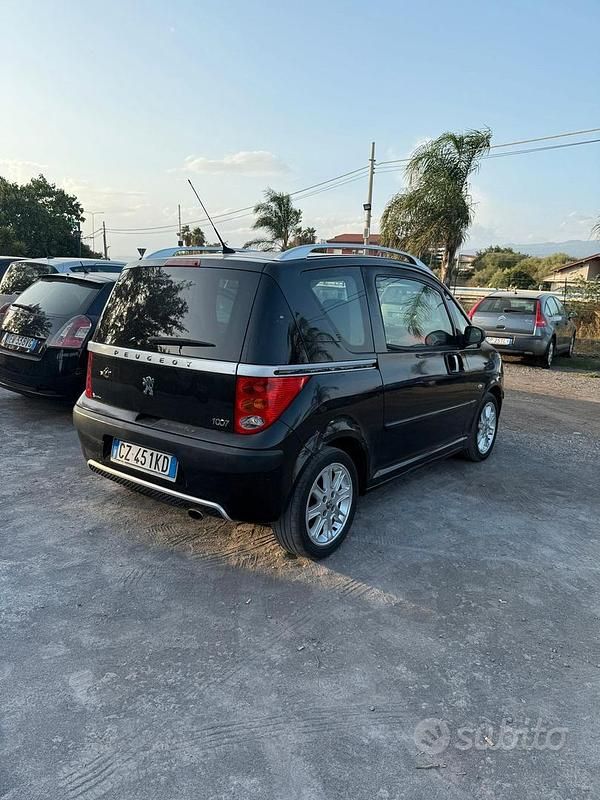 Usata Peugeot 1007 73 CV (53 kW) 2005 Nero Monovolume