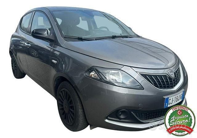 Usata Lancia Ypsilon S 69 CV (50 kW) 2022 Grigio Utilitaria