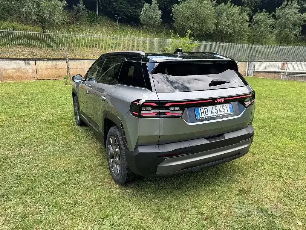 Nouvelle Jeep Compass 136 ch (100 kW) 2026 Gris SUV