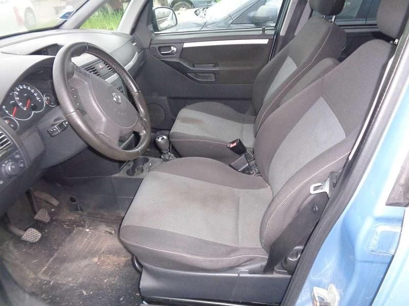 Usata Opel Meriva Enjoy 101 CV (74 kW) 2009 Blu/azzurro Monovolume