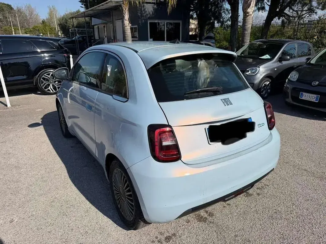 Usata Fiat 500e La Prima 42 kW (58 CV) 2020 Blu/azzurro Utilitaria