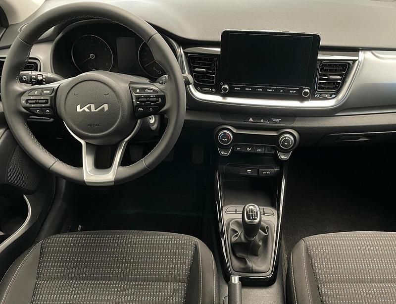 Begagnad Kia Sportage Style 101 HK (74 kW) 2023 Vit SUV