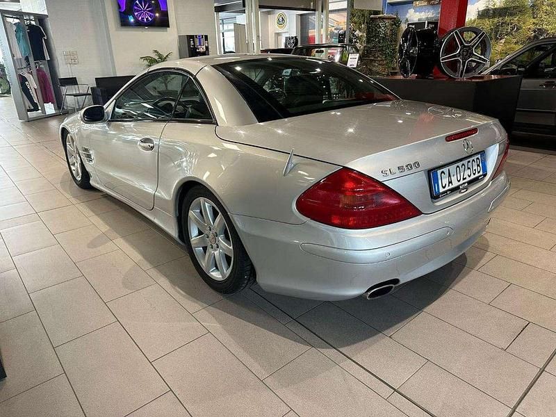 Usata Mercedes SL500 306 CV (225 kW) 2002 Argento Cabrio