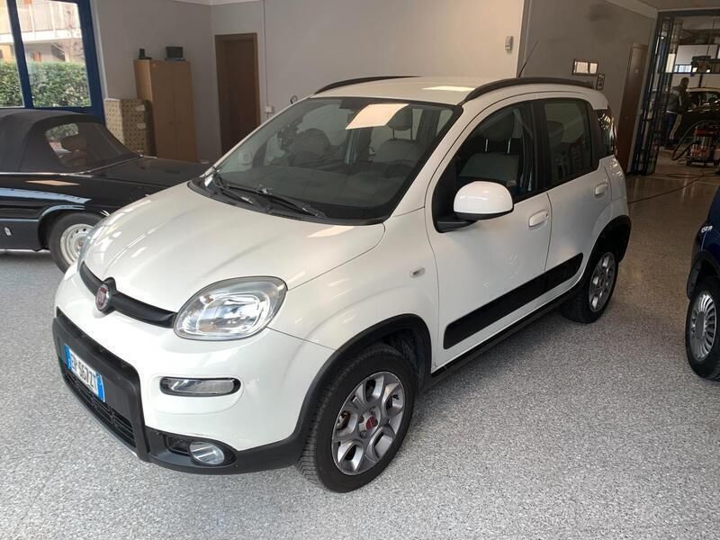 Usata Fiat Panda 4x4 Climbing 75 CV (55 kW) 2013 Bianco Utilitaria