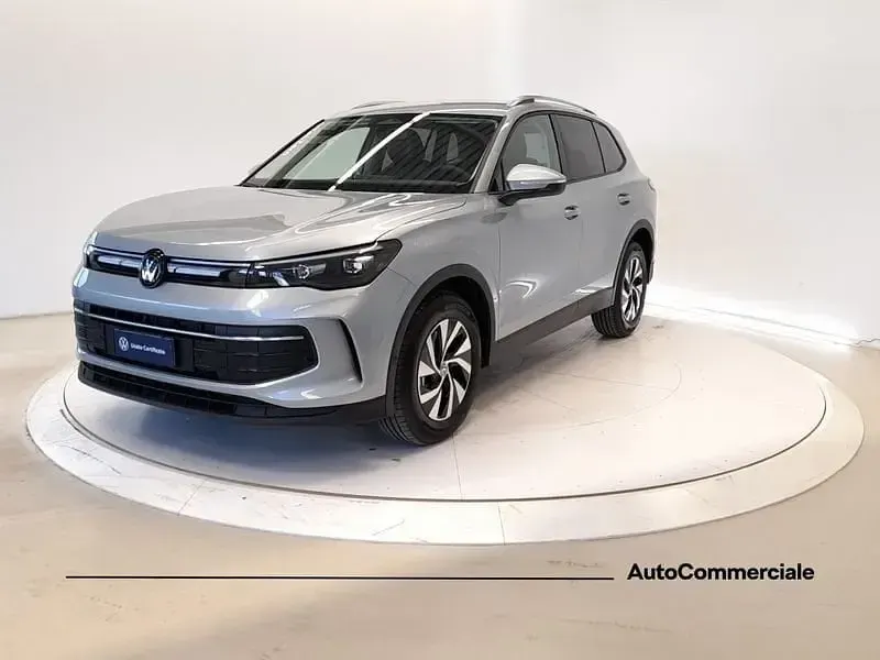 Neu VW Tiguan Edition 150 PS (110 kW) 2026 Silber SUV