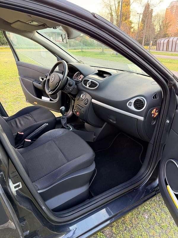Usata Renault Clio II Luxe 86 CV (63 kW) 2008 Grigio Berlina