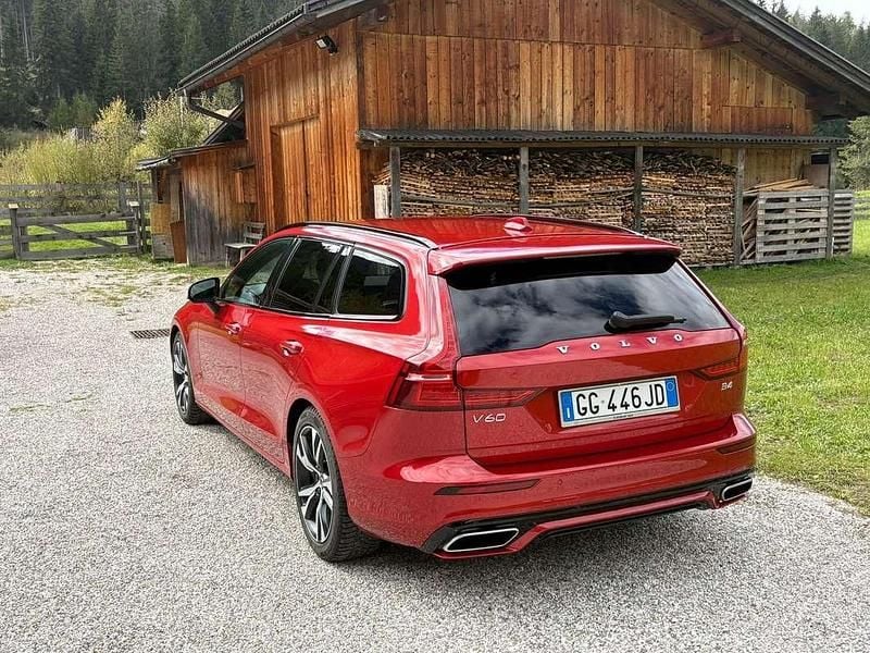 Usata Volvo V60 R-Design 197 CV (144 kW) 2021 Rosso Station wagon