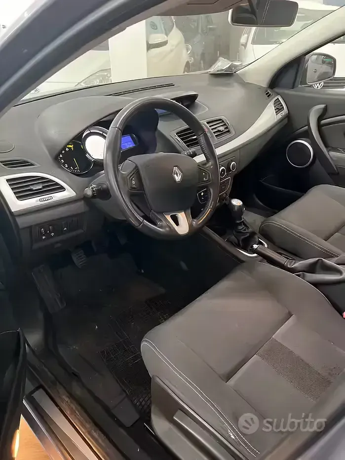 Usata Renault Mégane Dynamique 110 CV (80 kW) 2009 Grigio Berlina