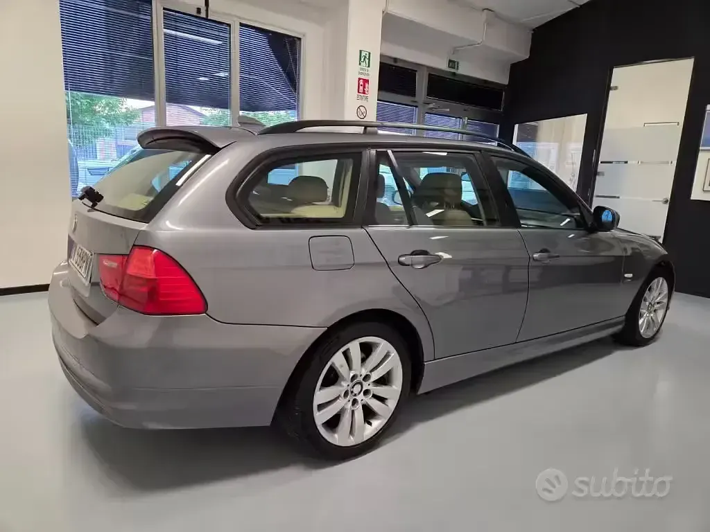 Usata BMW 320 177 CV (130 kW) 2009 Grigio Berlina