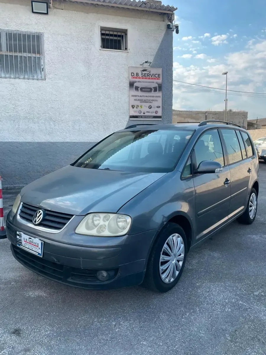 Usata VW Touran 101 CV (74 kW) 2003 Argento Monovolume