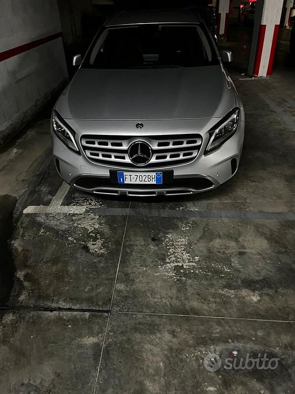 Usata Mercedes GLA200 136 CV (100 kW) 2018 Grigio SUV