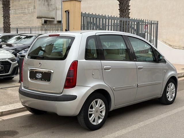 Usata Lancia Musa 95 CV (69 kW) 2005 Argento Monovolume