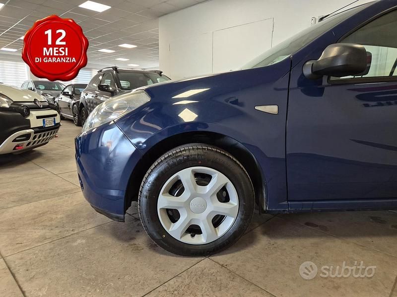 Usata Dacia Sandero Lauréate 75 CV (55 kW) 2009 Blu Berlina