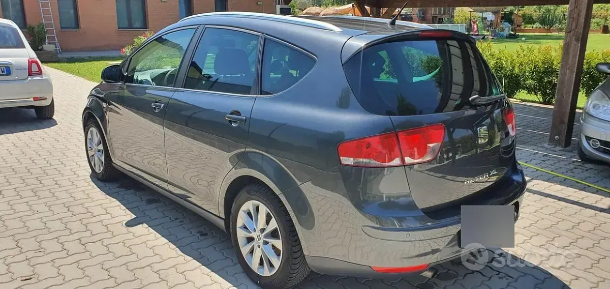 Usata Seat Altea XL 105 CV (77 kW) 2011 Grigio Monovolume